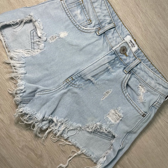 Forever 21 Denim shorts - Picture 2 of 4